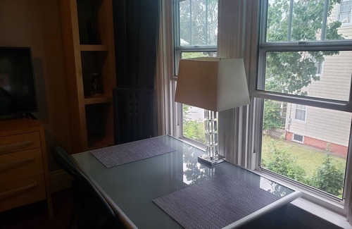 Edgewood Apartamento | Edgewood, Cranston Charming 1 Bed by the Bay.