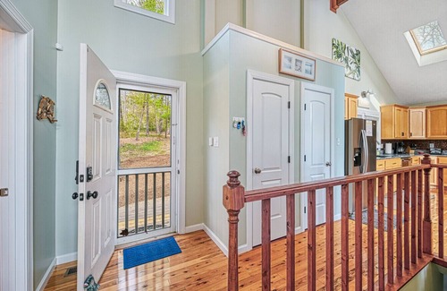 Mineral Casa | Edgewood Dream- Cozy Waterfront Home, Deep Water, Centrally Located