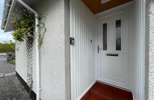 South Galson Casa | 'Edgewood' - spacious detached bungalow