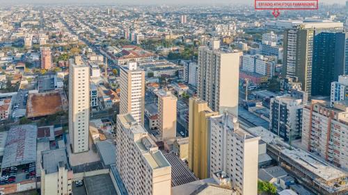 Reboucas Apartamento | Edifício Cícero Tizzot | Próximo ao estádio do Athletico | Gonzaga Stays
