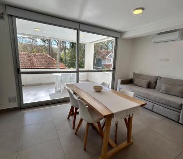 Cariló Apartamento | Edificio Cerezo 77 by D&G