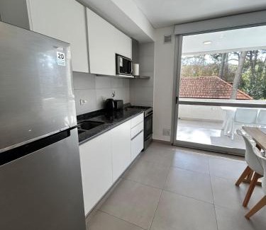 Cariló Apartamento | Edificio Cerezo 77 by D&G