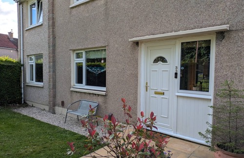Currie Casa | Edinburgh Home from Home, A perfect location for the airport and the city.