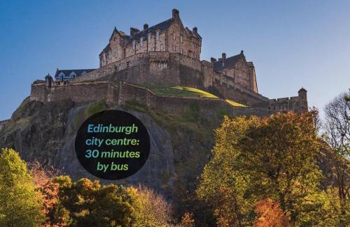 Blackburn Casa | Edinburgh's Autumn Chalet