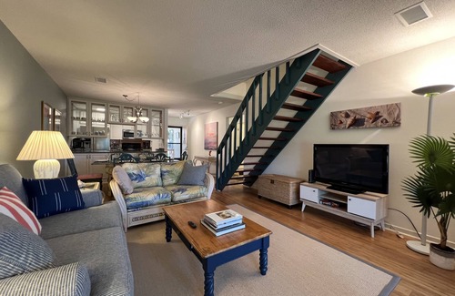 Edisto Island Condominio | Edisto Beach Peach!—beautiful renovated condo on golf course & close to beaches