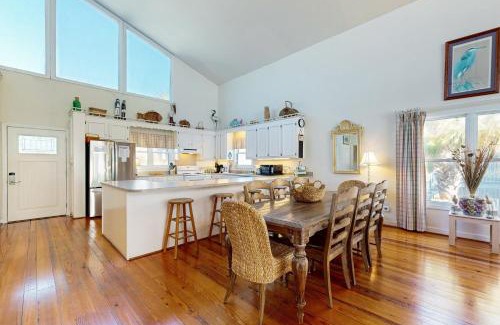 Folly Beach Casa | Editor's View