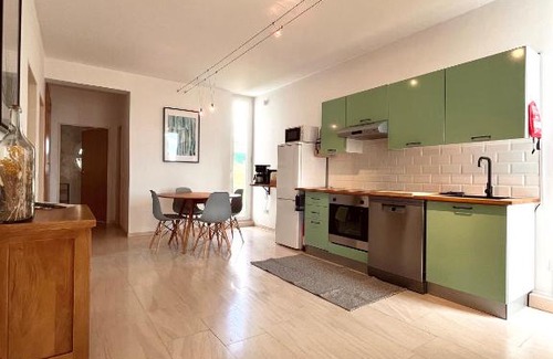 Ferraria Apartamento | Edles Apartment in Architektenvilla mit großem Pool, Sauna, Dachterrasse und malerischem Garten