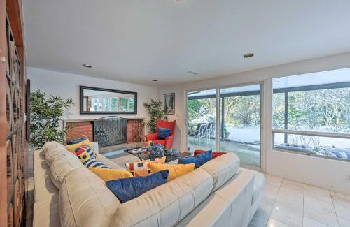 Edmonds Casa | Edmonds Apartment with Private Wine Cellar!