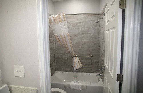 Edna Hotel | Edna Star Motel & Laundry