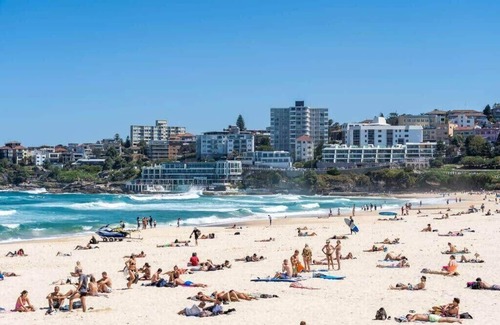 Bondi Apartamento | Edward Escape - New Listing | Short Walk to Beach