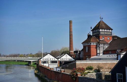 Lewes Casa | Edward's Burrow
