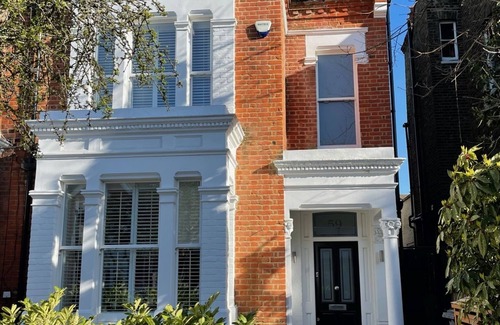 Turnham Green Casa | Edwardian House close to River Thames and Kew Gardens