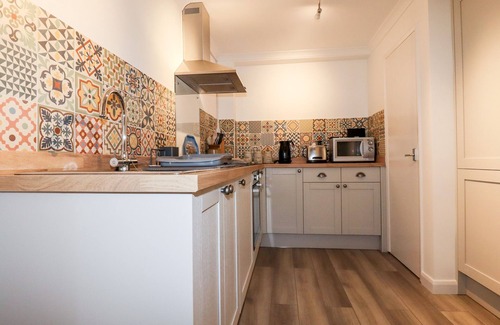 Portmellon Cabaña | EDYVEAN, character holiday cottage, with a garden in Mevagissey