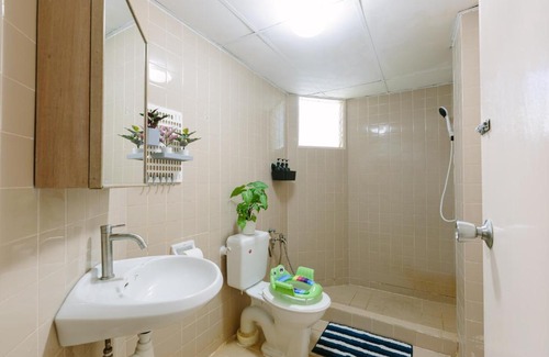 Batu Ferringhi Apartamento | EE's Seaside House - Homestay 3 min walk to beach