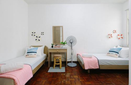 Batu Ferringhi Apartamento | EE's Seaside House - Homestay 3 min walk to beach