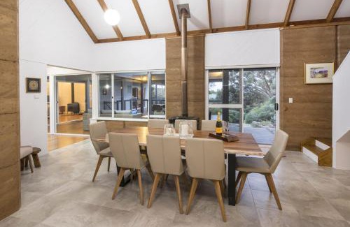 Eagle Bay Casa | EeBee House