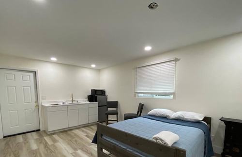 Hunt Club Cabaña | Efficiency in a guest house close to Wellington