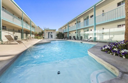 Roosevelt Condominio | Efficient Living in DTPH - Poolside.