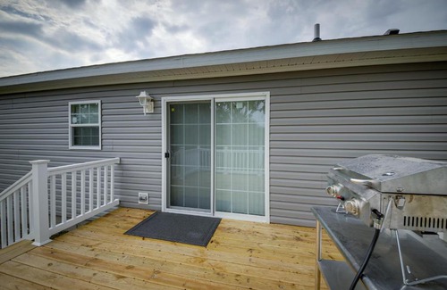 Pimento Casa | Efficiently Equipped Lewis Home Deck and Gas Grill!
