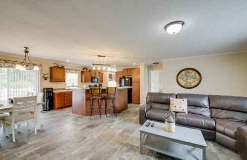 Pimento Casa | Efficiently Equipped Lewis Home Deck and Gas Grill!