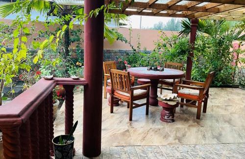 Zig Zag Ward Apartamento | Effie Mountain View coco villa