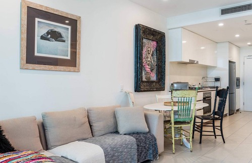 Newstead Apartamento | Effortless Resort-style 2BR With Pool and Gym