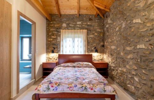 Messini Casa | Eftichia's Nomad stone house