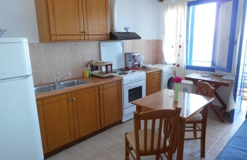 Loutraki Apartamento | "Eftopia Sea front apt.( 67 sq.m.), 3min. from the beach!!