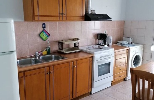 Loutraki Apartamento | "Eftopia Sea front apt.( 67 sq.m.), 3min. from the beach!!