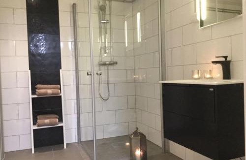 Vikingstad Apartamento | Egen lägenhet i charmig miljö i Linköping V
