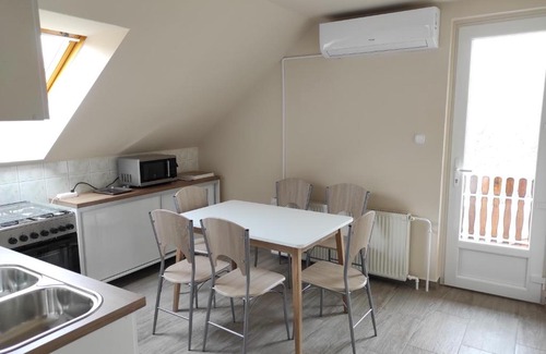 Egervar Apartamento | Egervári Béres Vendégház-Tetőtéri apartman