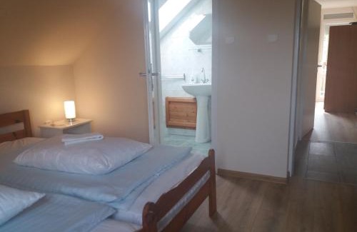 Egervar Apartamento | Egervári Béres Vendégház-Tetőtéri apartman