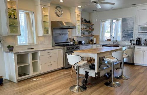 Swampscott Casa | Egg Rock House - 4BR, 4.5BA - Modern Oceanfront