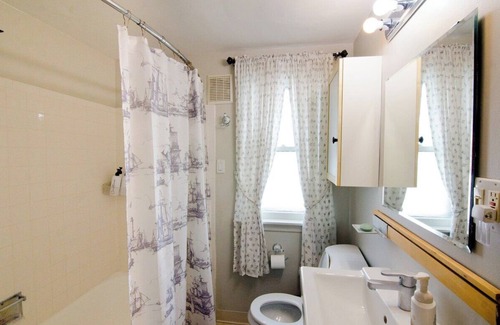 Eggertsville Apartamento | Eggert - Lower · 2BR apartment near UB, Niagara Falls & Buffalo