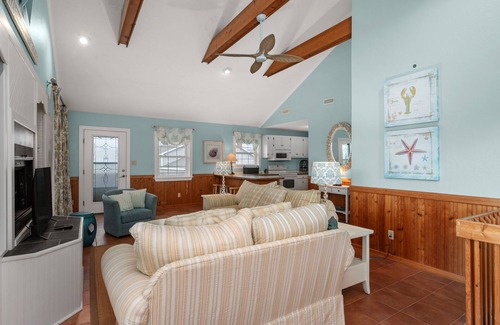 Duck Casa | "Ehh, What's up, Duck": Private Pool, Dog-Friendly, Short Walk to Beach Access
