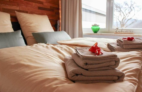 Bad Lauterberg Apartamento | Eichhörnchen Ferienwohnung mit Pool & Sauna