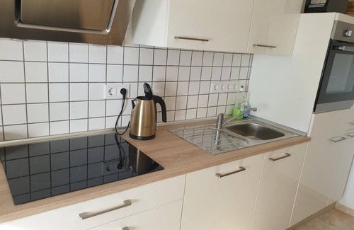 Plutscheid Apartamento | Eifel-Hügelhaus Plütscheid - 5-bed vacation apartment shower/WC, 3 bedrooms