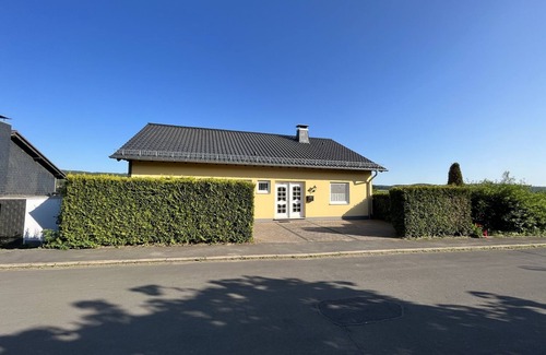 Buscheich Apartamento | Eifelurlaub mit Panoramablick