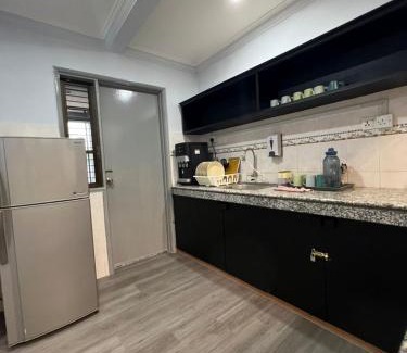 Simpang Ampat Villa | Eiffel Villa Homestay