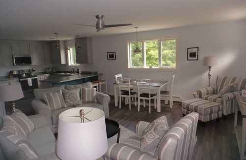 Sunday River Area Apartamento | Eight minutes to Sunday River! Two bdrm apartment. Ski, hike, bike & relax.