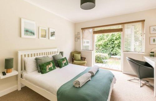 Whitstable Casa | Eighteen Whitstable 4 parking spaces