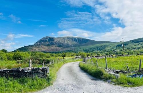 Caernarfon Casa | Eilio Cottage- Closely located to Snowdon