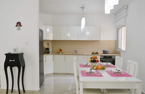 Eilat Apartamento | Ein Bokek Rose - Three Bedroom Apartment, Sleeps 6