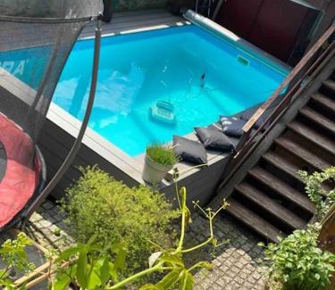 Frankisch-Crumbach Apartamento | Einzimmerapartment mit Fass Sauna (und Pool)