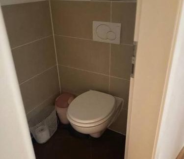 Frankisch-Crumbach Apartamento | Einzimmerapartment mit Fass Sauna (und Pool)