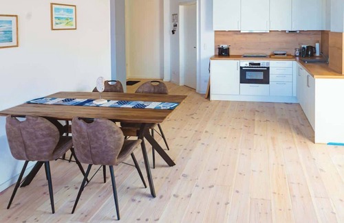 Barth Apartamento | Eismöwe Summary: Harb