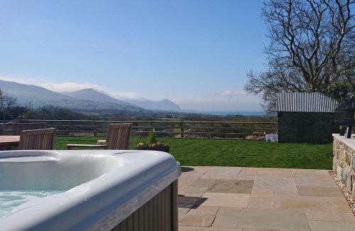 Llanllyfni Casa | Eithinog Ganol