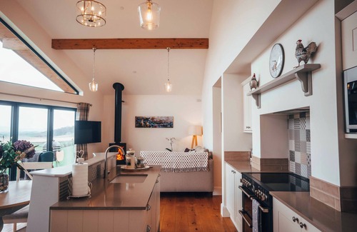 Montgomery Casa | Eithriadol Maldwyn is a collection of luxury countryside homes with a sauna and hot tubs. Pet friendly with electric car chargers, sleeping 16.