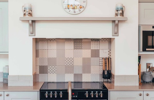Montgomery Casa | Eithriadol Maldwyn is a collection of luxury countryside homes with a sauna and hot tubs. Pet friendly with electric car chargers, sleeping 16.