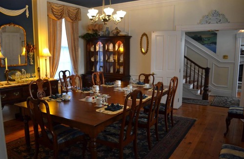 Neffsville Cama Y Desayuno | EJ Bowman House Bed & Breakfast